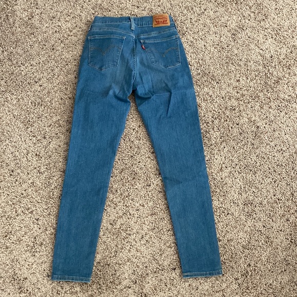 Levi Skinny Jeans - Picture 5 of 7